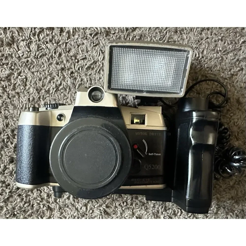 Canon Camera 3B 35mm Fixed Focus Film Camera Motor Drive With Case And Grip